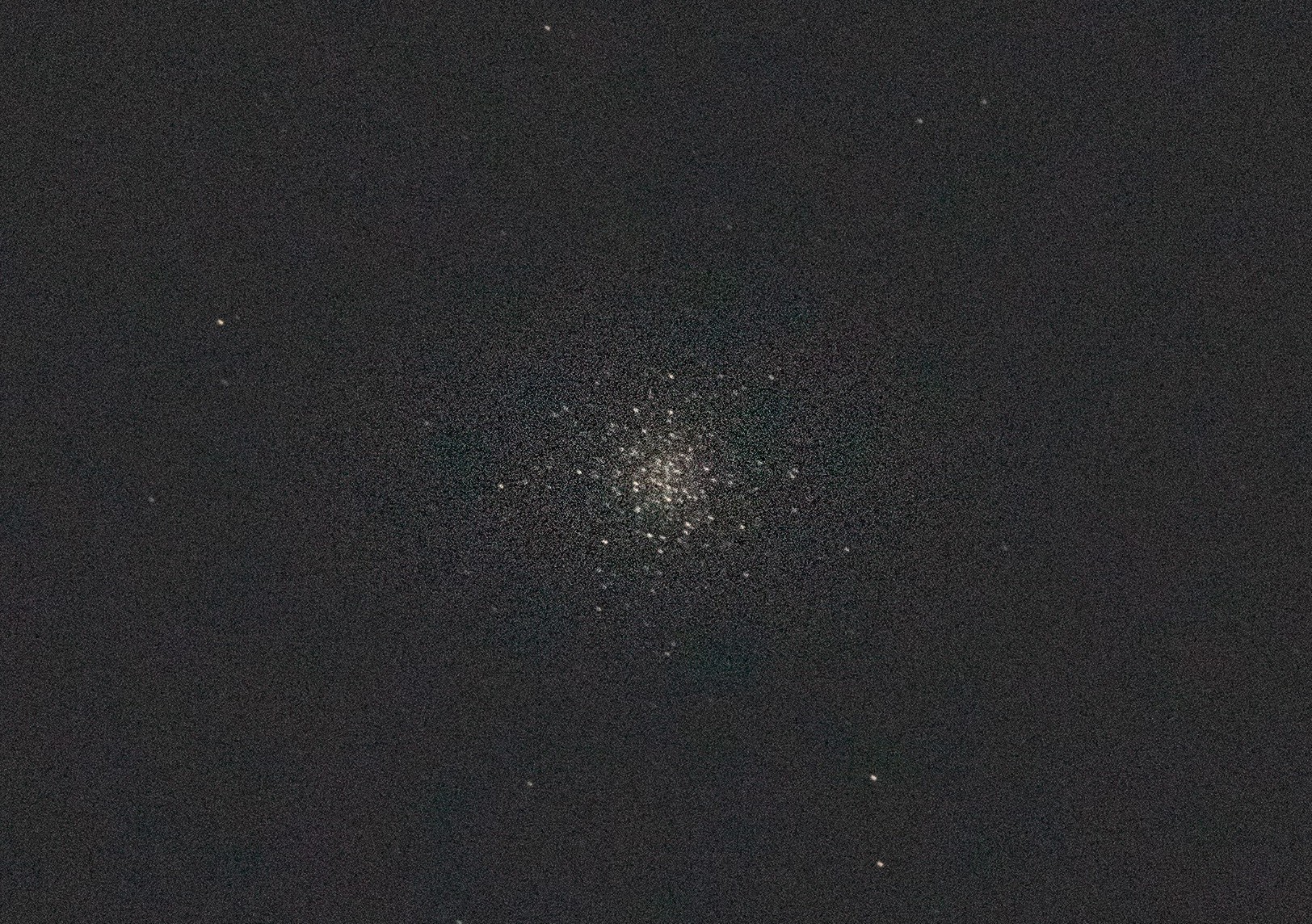 M13 ヘルクルス座の球状星団（拡大）